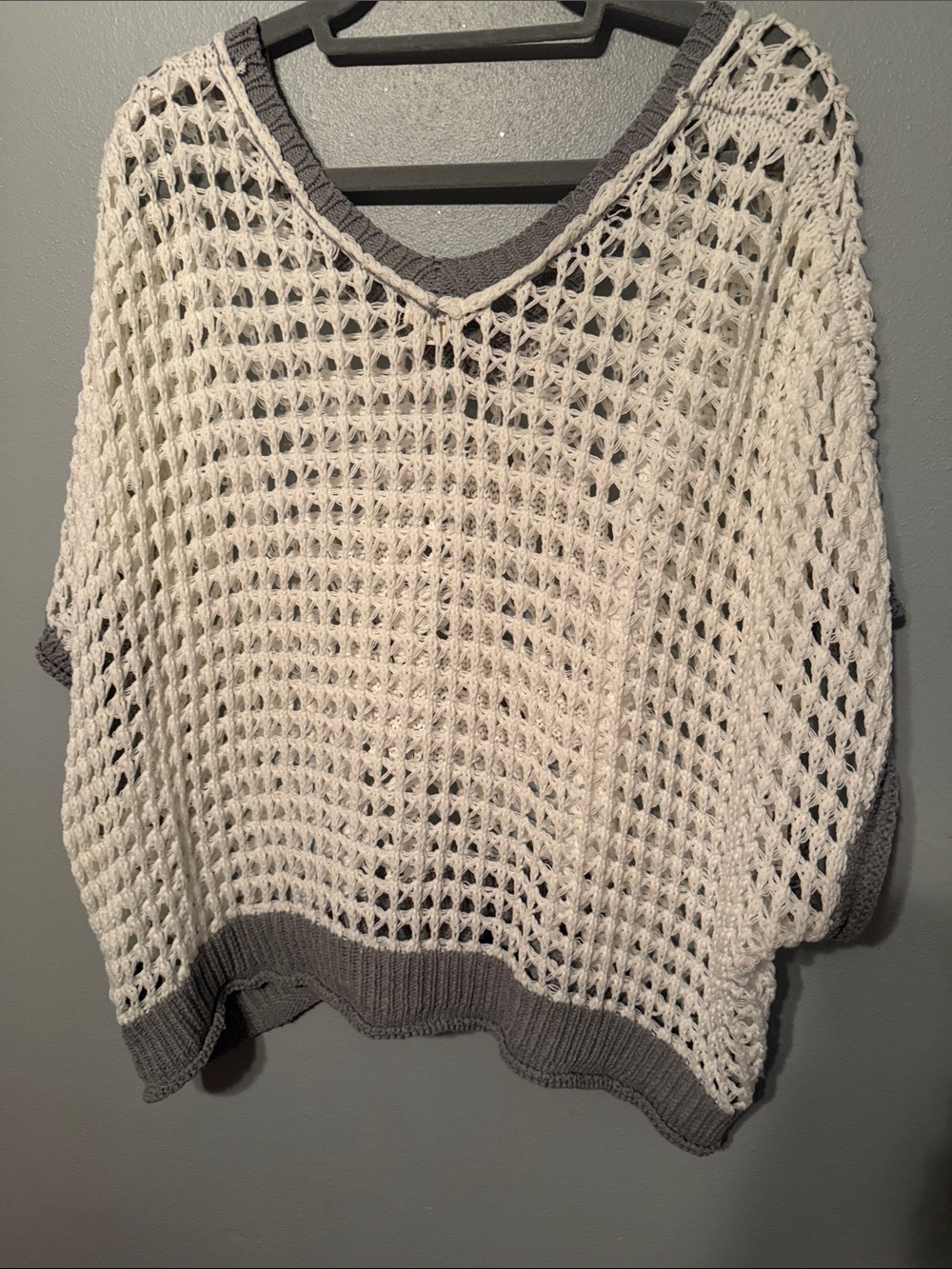 POL Open-Knit Cream Sweater with Gray Peace Sign Trim - Picture 4 of 4